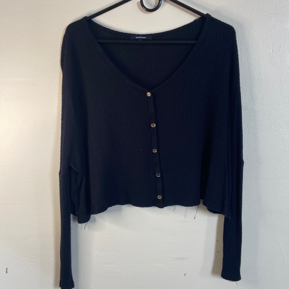 Long sleeve black crop
